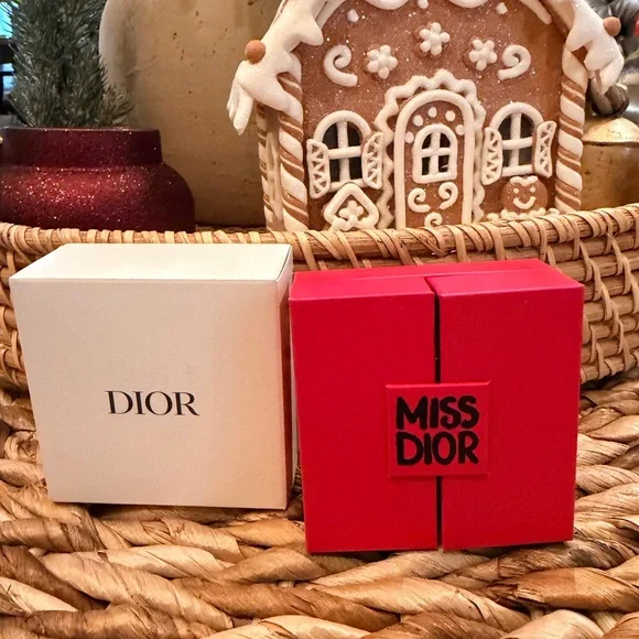 Christian Dior Miss Dior Essence perfume 5ml/.17 fl oz - Picture 3 of 4